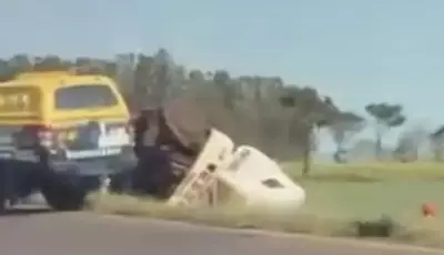 Motorista morre após carreta tombar na MS-164