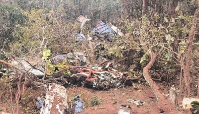 Destruição se espalhou por mais de 20 metros onde avião caiu em Campo Grande (vídeo)