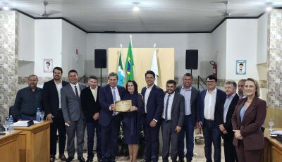 Solenidade em Vicentina homenageou conselheiro do TCE e atraiu lideranças políticas da região