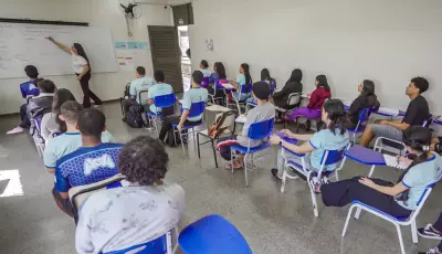 Pé-de-Meia paga hoje 5ª parcela a alunos nascidos em julho e agosto
