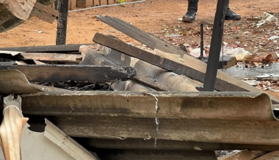 Corpo é encontrado carbonizado dentro de barraco