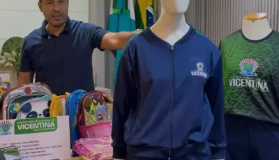 Em Vicentina, famílias agradecem gestão pela entrega de uniformes completos para estudantes