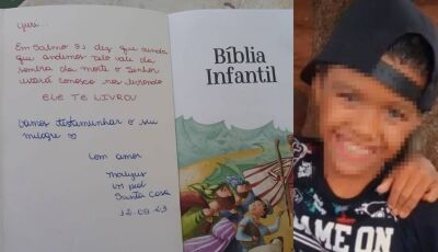 Criança queimada é presenteada com bíblia e mensagem de esperança por médica na Santa Casa