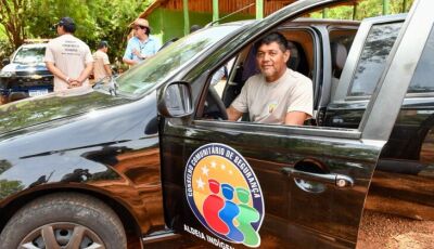 Comunidade da Aldeia Jaguapiru comemora chegada de viatura que vai reforçar a segurança local