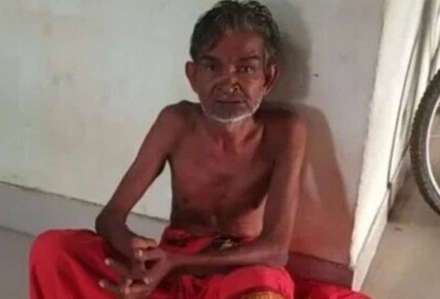 pela versão do sacerdote, a deusa lhe apareceu num sonho solicitando que ele sacrificasse uma vida humana para que o mundo pudesse se livrar do coronavírus.