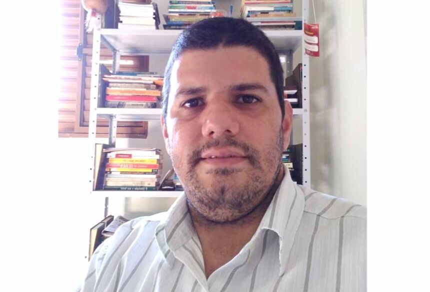 Mestre em História pela UFGD, Professor em Fátima do Sul e militante sindical