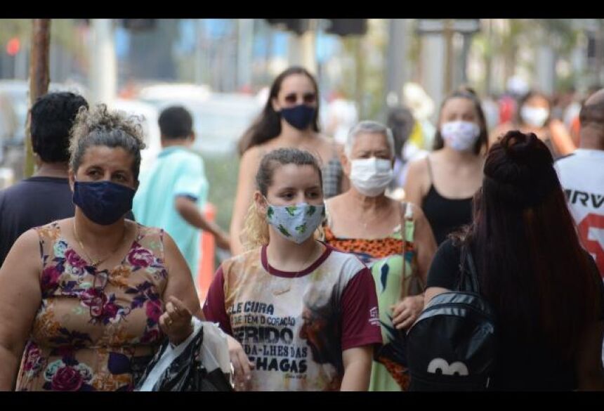 Secretário pede que população continue a usar máscaras para evitar novo aumento de casos - Foto: Álvaro Rezende / Correio do Estado
