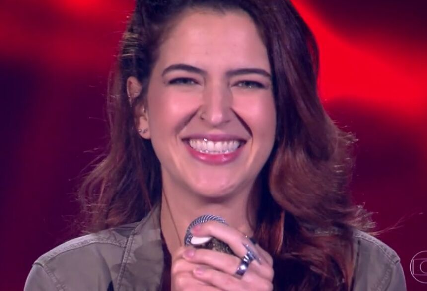 Gabi Porto canta no 'The Voice'  Foto: Globo/ Divulgação