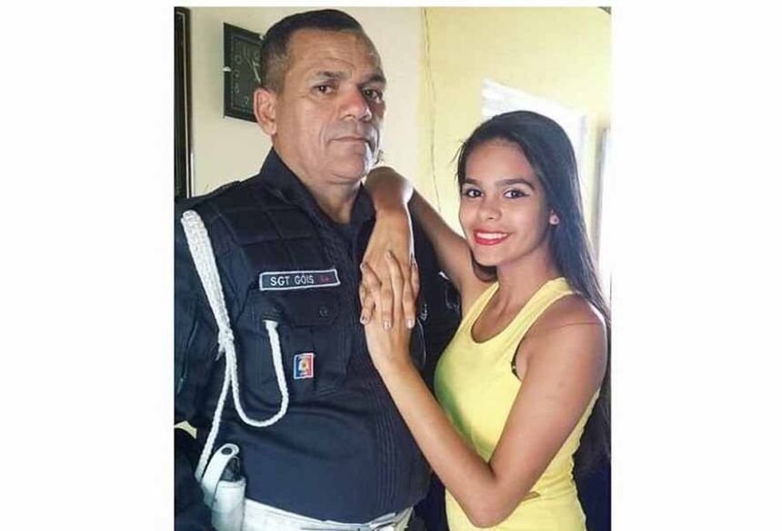 Sargento da PM Severino Góis com a filha Gabriella, de 19 anos, que morreu em um acidente de moto neste sábado (28) em Macaíba  Foto: Arquivo da família