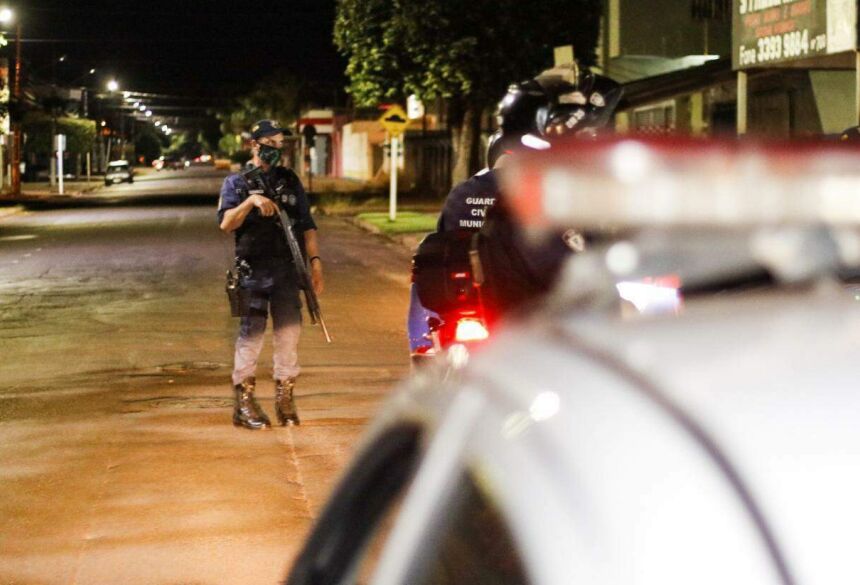 Guarda civil municipal em fiscalização do toque de recolher em Campo Grande (Foto: Arquivo)