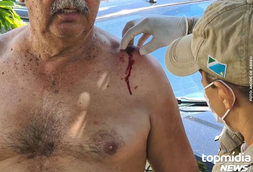 Idoso de 72 ficou ferido após ser baleado - Crédito: André de Abreu