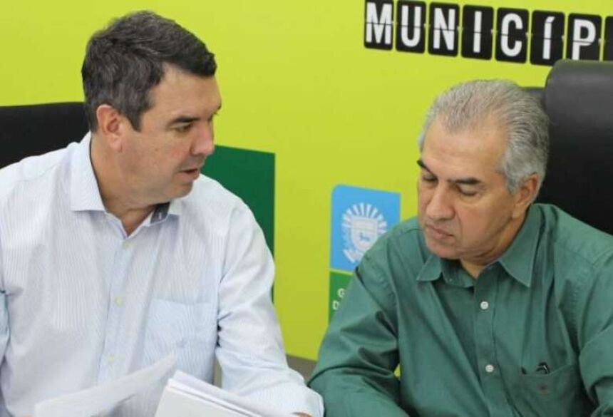 Secretário de Infraestrutura Eduardo Riedel ao lado do governador Reinaldo Azambuja - Crédito: Divulgação