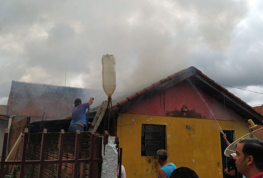 Prefeitura prestou primeiros socorros e acolhe família que teve casa totalmente queimada em Jateí