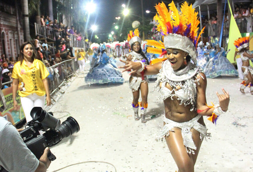   Escola de Samba A Pesada é bicampeã do carnaval corumbaense. Fotos: Sílvio de Andrade