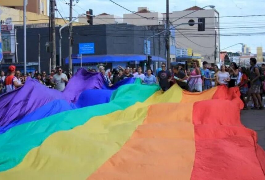 Parada Gay no Centro de Campo Grande. (Foto: Arquivo)
