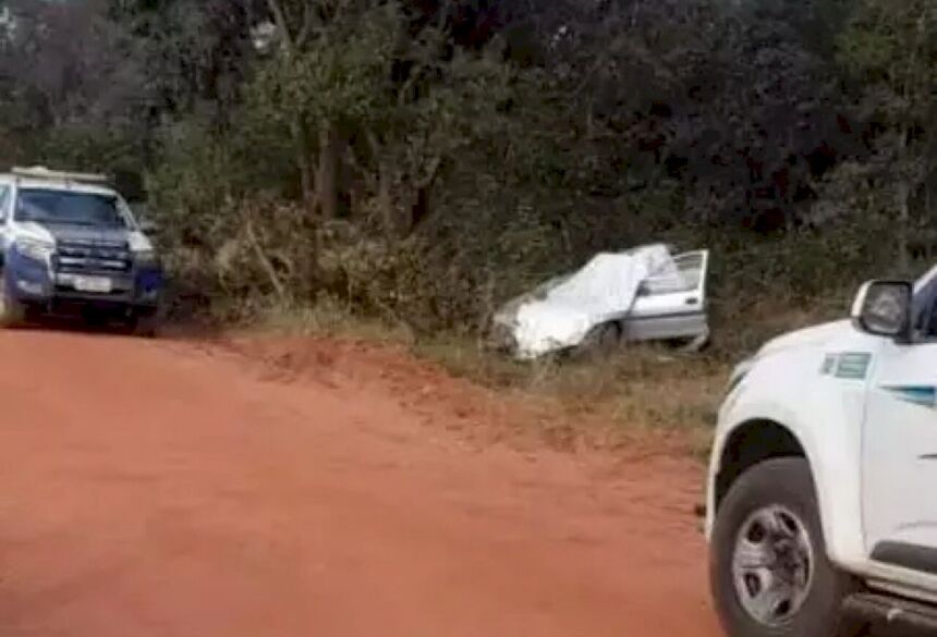 Veículo transportava criança para ir até hospital, quando motorista perdeu controle da direção - Crédito: Campo Grande News