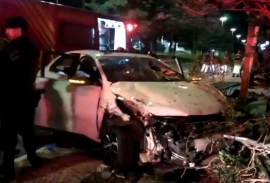 Motorista Avança Sinal Vermelho Bate Forte Em Outro Carro E Jovem Morre Em Ms Fátima News 