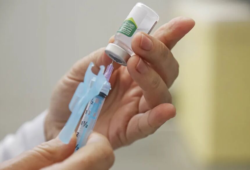 A vacina protege contra as influenzas A (H1N1), A (H3N2) e B  Foto: Andrea Rego Barros/Prefeitura do Recife