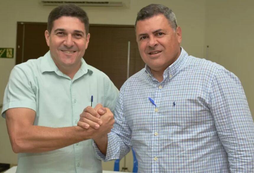 Rogério Rufino, indicado pelo Partido Liberal (PL), como pré-candidato a vice e o ex-secretário de finanças Rodrigo Garib indicado pelo PP à prefeitura de Fátima do Sul. (FOTO: WASHINGTON LIMA)