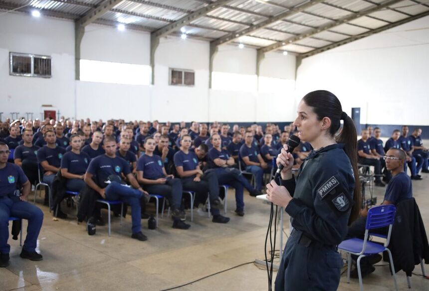 Jéssica Lurdes, coordenadora do Promuse, durante capacitação - Fotos: Álvaro Rezende