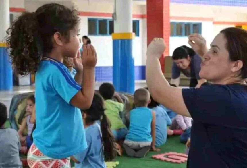 Assistente educacional inclusivo (Divulgação, PMCG)