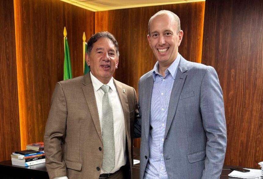 Deputado Gerson Claro, presidente da ALEMS, recebeu o prefeito de Sorocaba, Rodrigo Manga, na tarde desta quinta-feira - Foto: Carlos Godoy