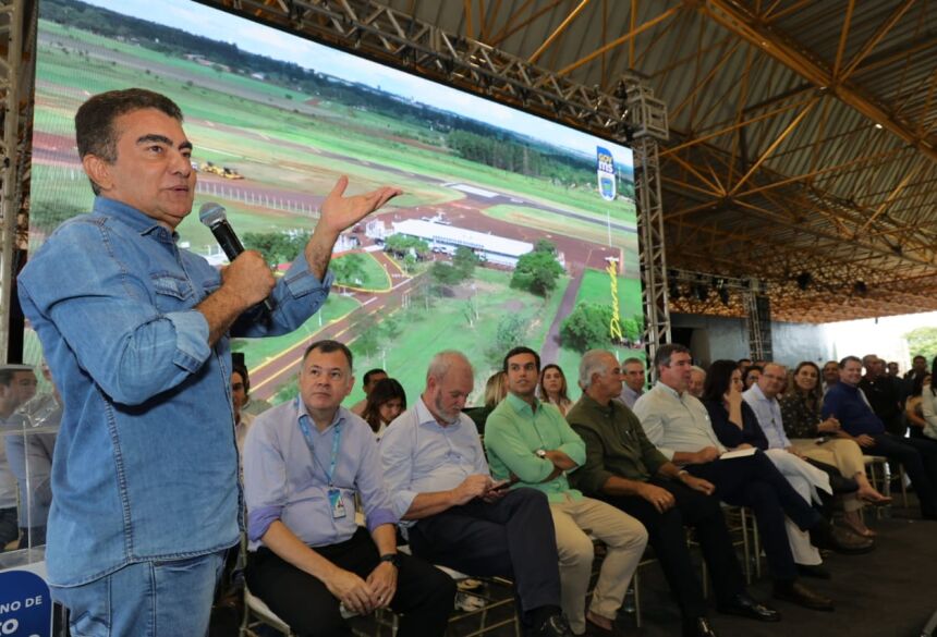 Durante solenidade nesta sexta-feira o prefeito Marçal Filho aproveitou a presença de deputados e senadores para reforçar as parceiras por Dourados. Foto: A. Frota