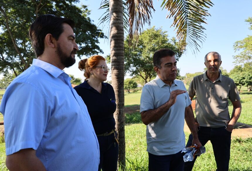 Prefeito Marçal Filho com os secretários municipais durante lançamento da 1ª Festa da Páscoa de Dourados na manhã desta quarta-feira. Foto: A. Frota