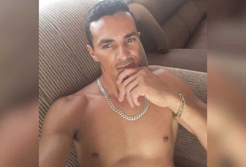 Morto com 19 facadas / Redes Sociais