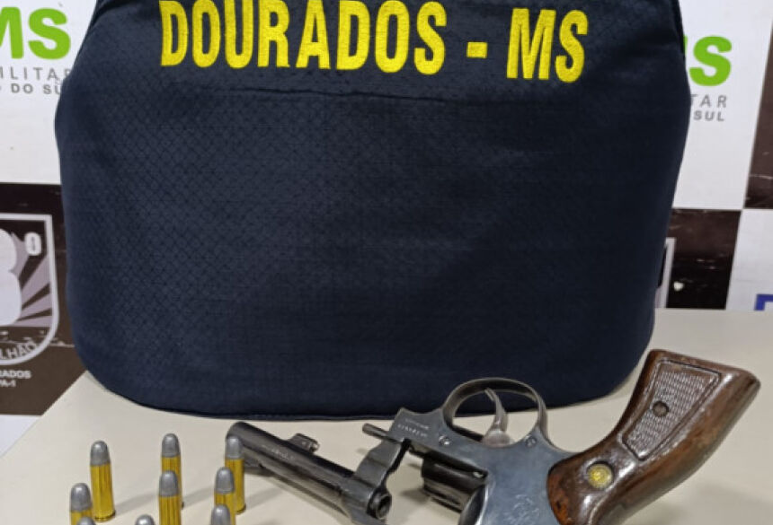 Arma apreendida com o autor; Foto: Divulgação/GMD