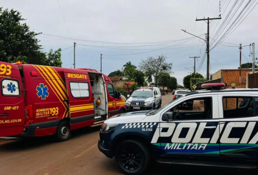 Polícia Militar e Corpo de Bombeiros no local da ocorrência. Foto: Babalizando MS