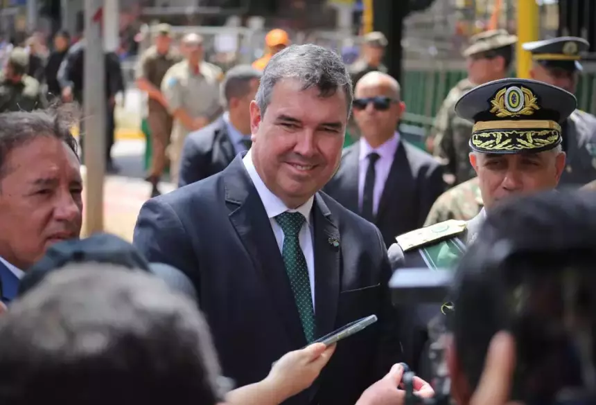 Governador Eduardo Riedel durante agenda em Campo Grande (Foto: Marcos Maluf).