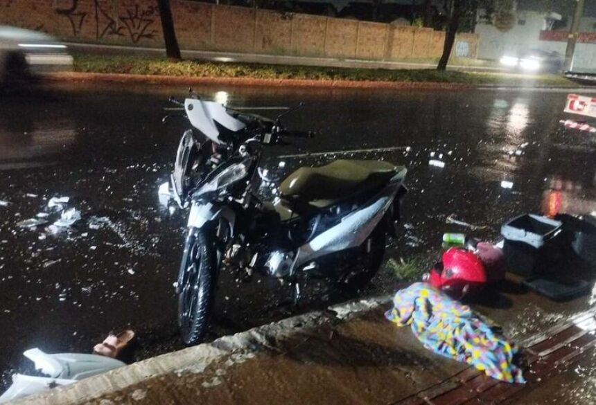 Acidente deixa avenida cheia de vestígios / Repórter Top
