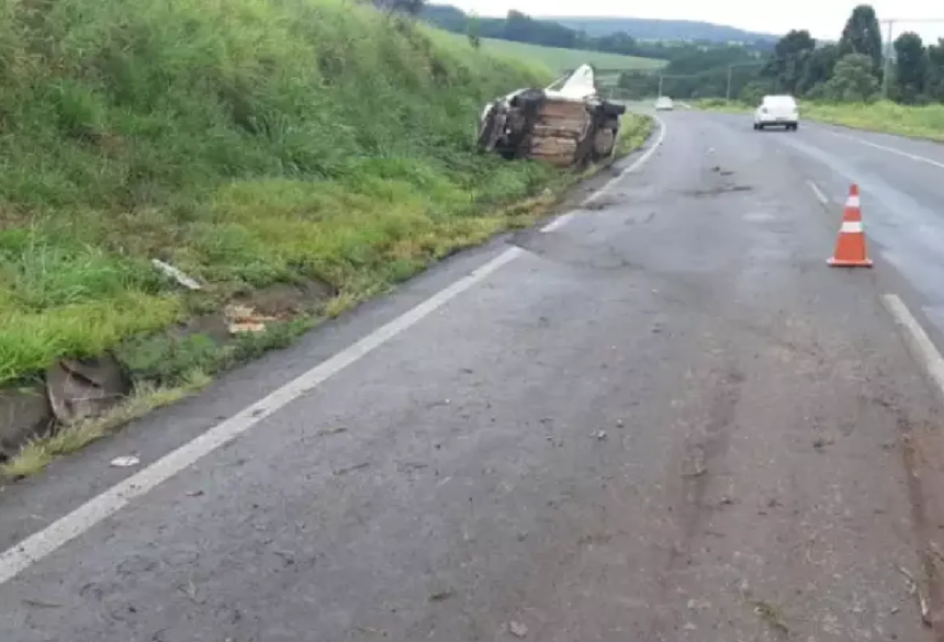Acidente ocorreu na BR-376 (Foto: Divulgação, PRF)