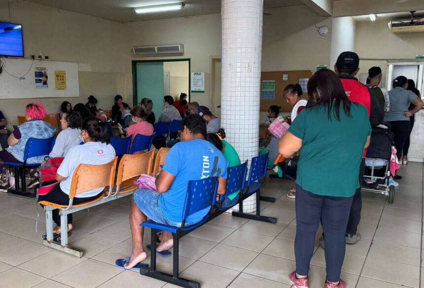 Pacientes em sala de espera de unidade de saúde. (Foto: Arquivo, Jornal Midiamax)
