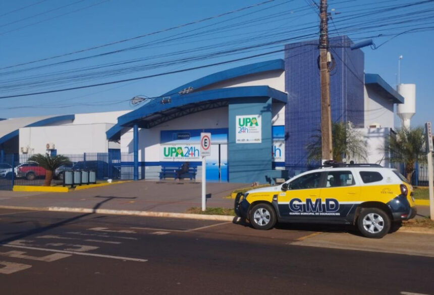 Viatura da Guarda Municipal em frente à UPA de Dourados; Foto: Arquivo/Leandro Holsbach