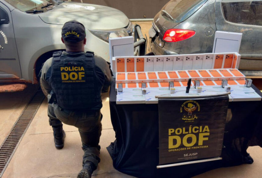 Todo o material apreendido, juntamente com os presos, foi encaminhado à Polícia Federal em Ponta Porã para os procedimentos legais. - Foto; DOF