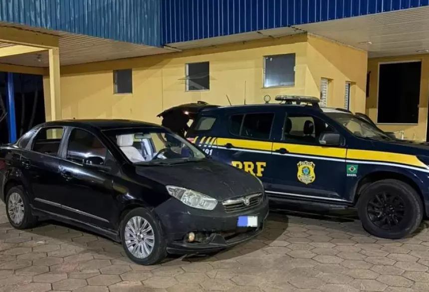 Motorista afirmou que buscou o automóvel em Dourados e pretendia entregá-lo em Botucatu - Foto: PRF