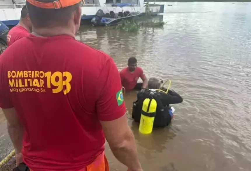 Mergulhadores que encontraram o corpo do menor e o retiraram do rio; Foto: Divulgação/Campo Grande News