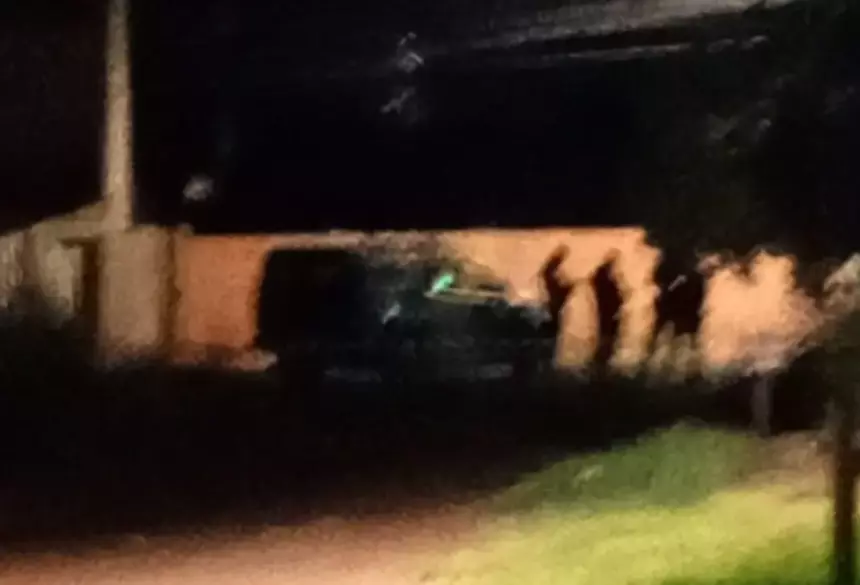 Policiais no local da ocorrência. (Fala Povo Midiamax)