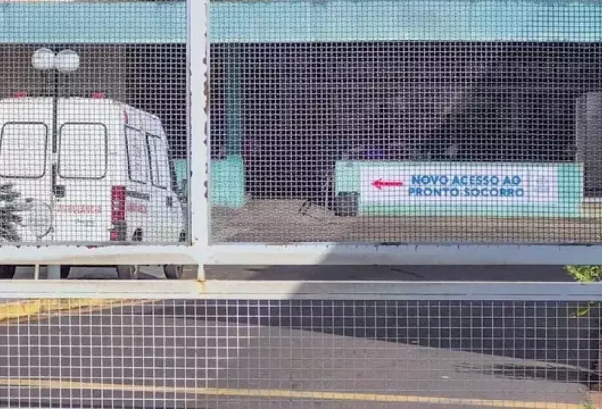 Entrada do Pronto Socorro da Santa Casa, onde a criança está internada; Foto: Campo Grande News