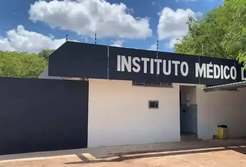 Corpo do homem foi levado ao IML de Jardim (Foto: Jardim MS News)