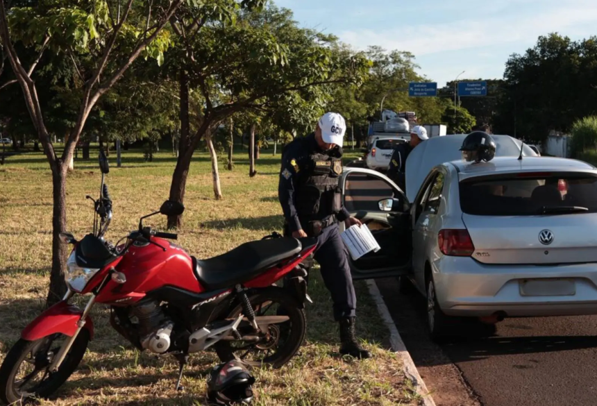 Casal estava em moto CG Fan 160 quando foi atropelado. (Foto: Pietra Dorneles, Midiamax)