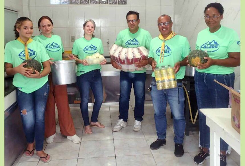 Centenas de marmitas foram entregues ao longo do dia e uma nova remessa está prevista para ser distribuída no período da noite. (Foto: acervo pessoal)