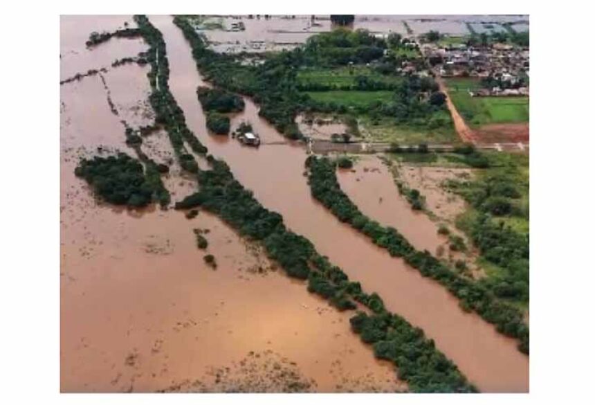 Imagem aérea do Rio Dourados