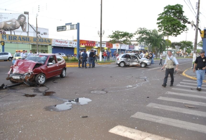 O acidente aconteceu na Avenida Marcelino Pires com a Rua Aquidauana. Foto: Sidnei Lemos (Bronka)