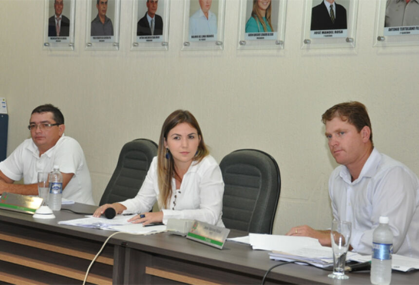 Mesa Diretora da Câmara Municipal de Deodápolis - FOTO: ROGÉRIO SANCHES / FÁTIMA NEWS