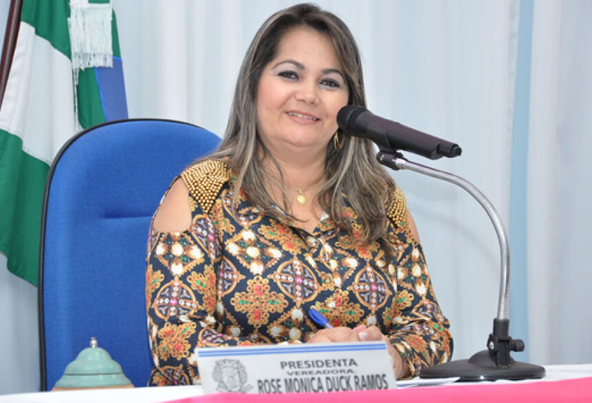 Presidente da Câmara de Jateí, Rose Mônica, convida a todos para sessão - FOTO: ROGÉRIO SANCHES / FÁTIMA NEWS