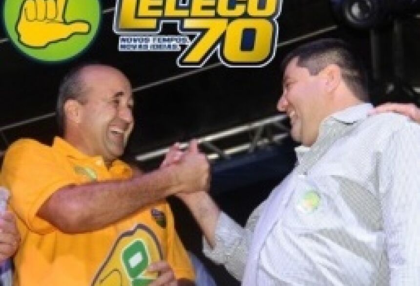 Leleco comemorando vitória eleitoral (Foto: arquivo)