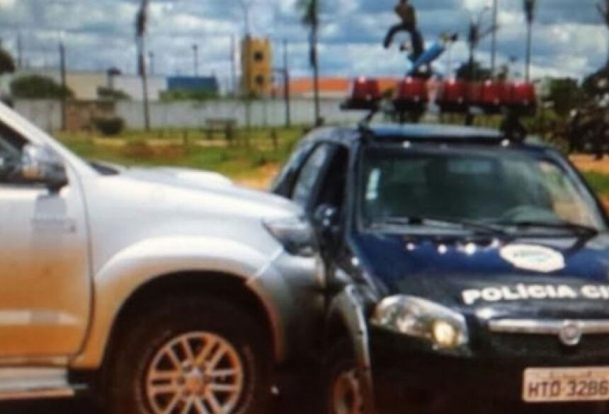 Caminhonete roubada em Dourados colidiu contra viatura da Polícia Civil já na entrada de Coronel Sapucaia